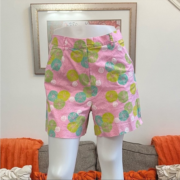 ❣️Lilly Pulitzer White Label Sand Trap Print Shorts❣️ - Picture 2 of 9